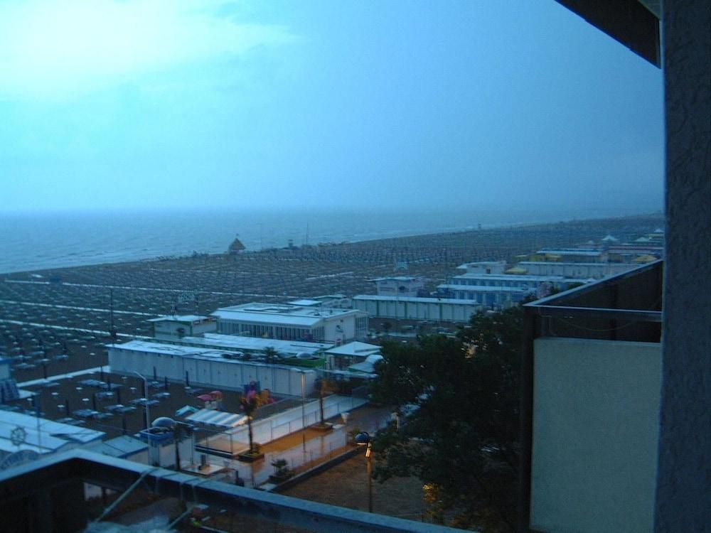 Hotel Artide Ρίμινι Εξωτερικό φωτογραφία