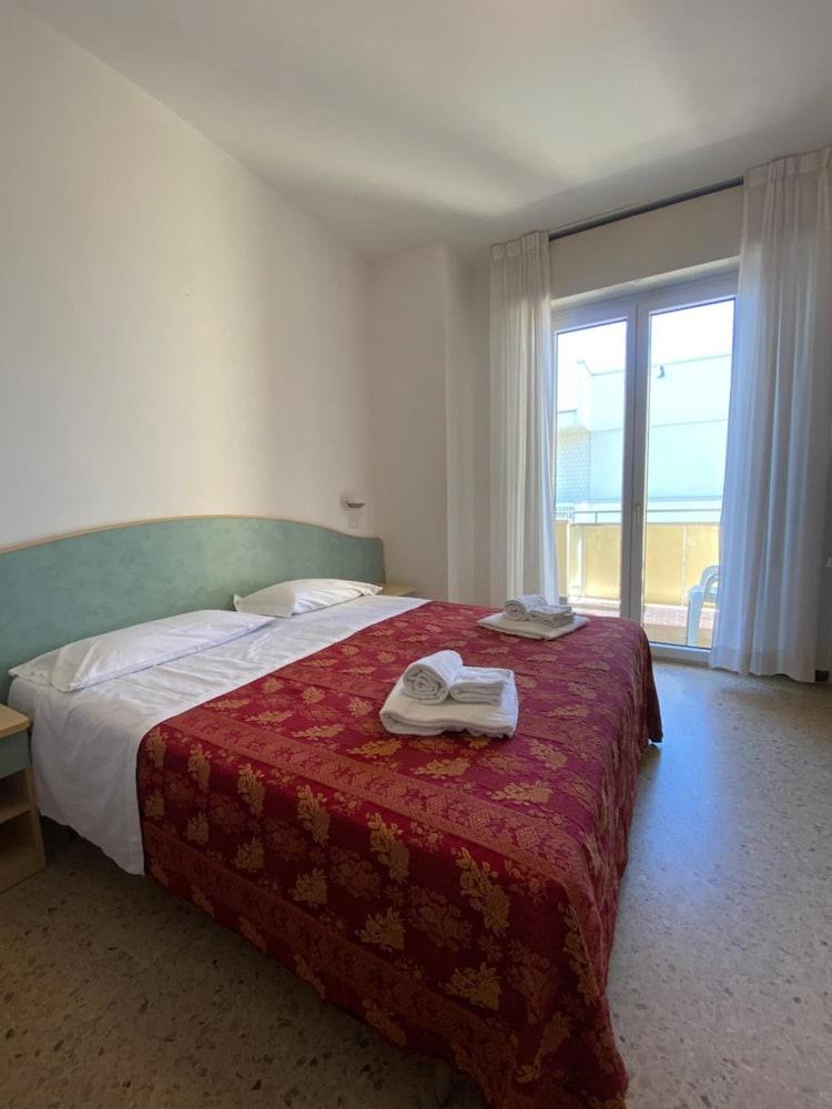 Hotel Artide Ρίμινι Εξωτερικό φωτογραφία