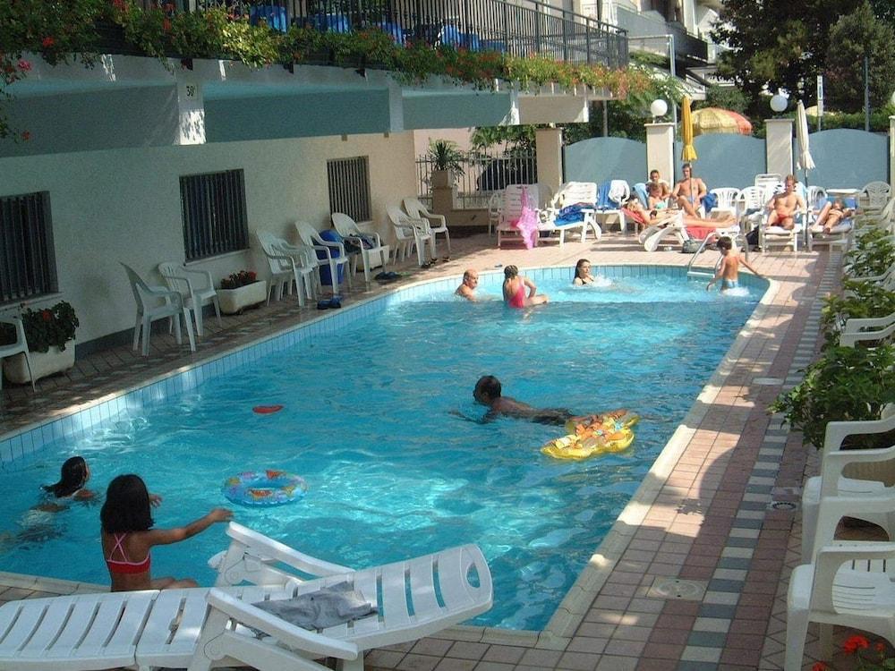 Hotel Artide Ρίμινι Εξωτερικό φωτογραφία