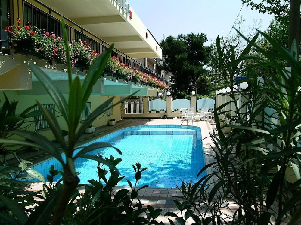 Hotel Artide Ρίμινι Εξωτερικό φωτογραφία