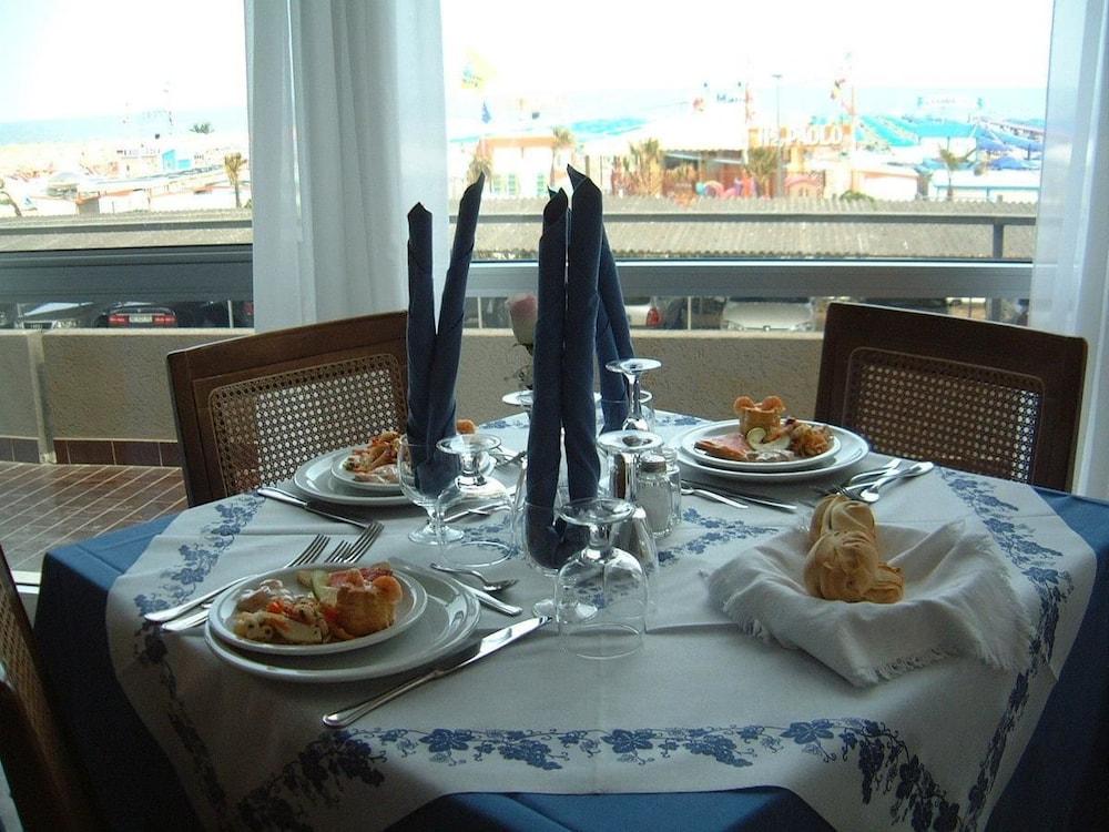 Hotel Artide Ρίμινι Εξωτερικό φωτογραφία